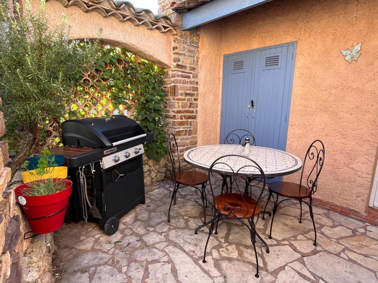 Charmante Maison Provencale A 15 Mn De La Mer, Domaine Du Capitou Avec Piscines Hébergement de vacances Fréjus